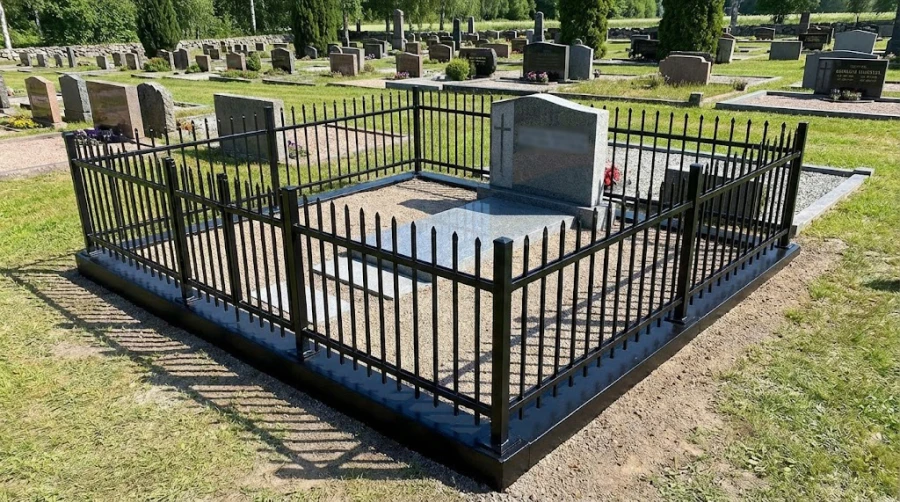 1metallicheskaya-ograda-na-mogile